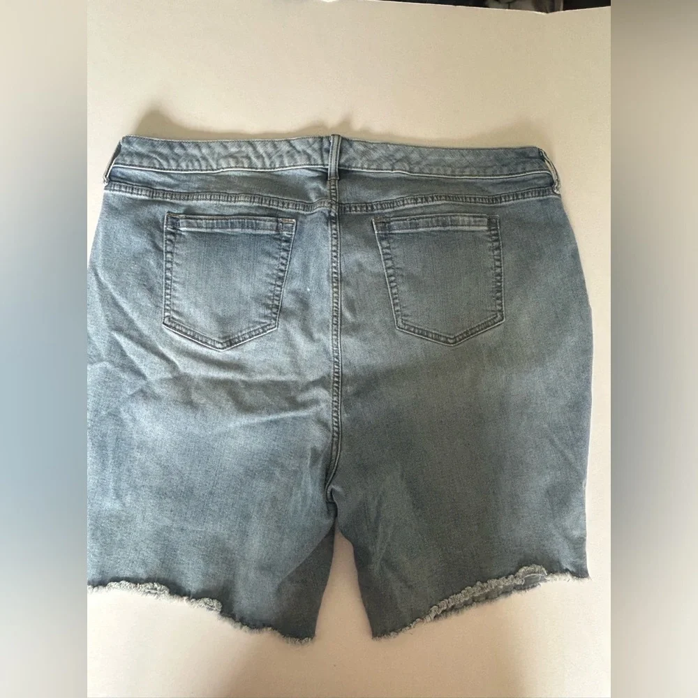 Torrid Cut Off Shorts Women's Plus Size 24 Light‎ Blue Denim Raw Hem Stretch